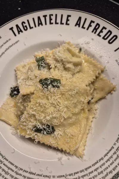 Ravioli met salie botersaus